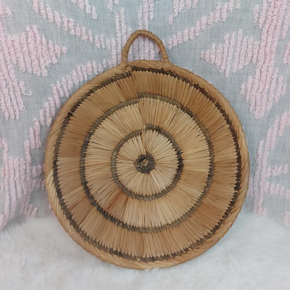 Vintage Hand Crafted African Seagrass Round Tray 11"